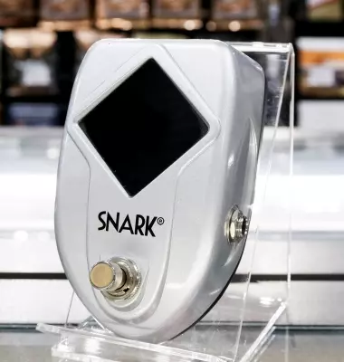 Snark - SN-10 Pedal Stage & Studio Tuner